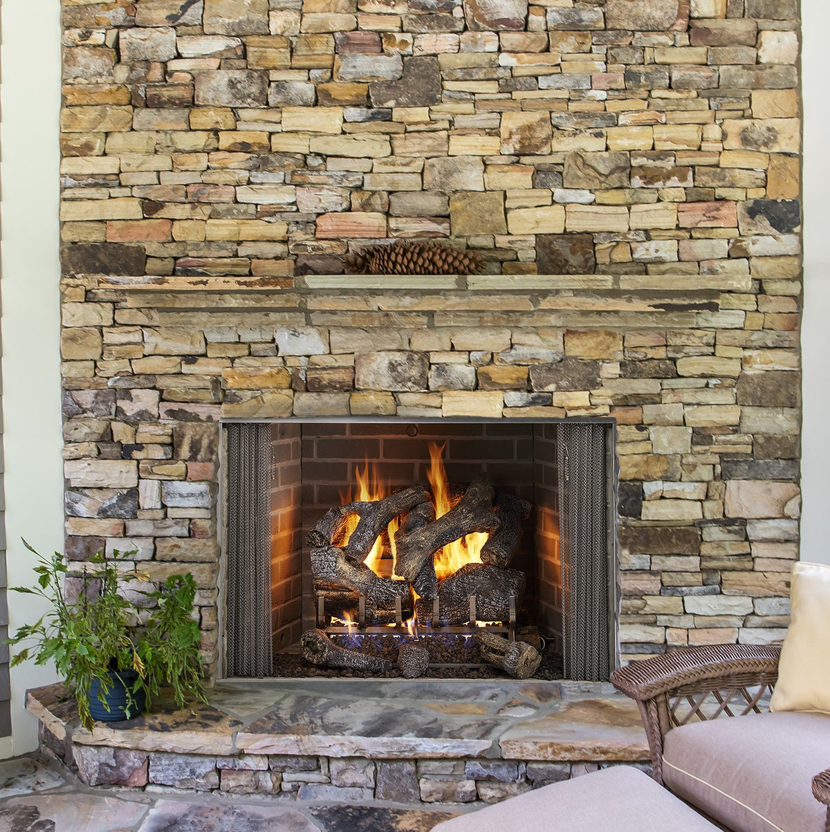 Majestic Cottagewood 42 Outdoor Wood-Burning Fireplace with Gray Traditional refractory